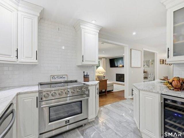 House for sale in Avon Park North, Avon