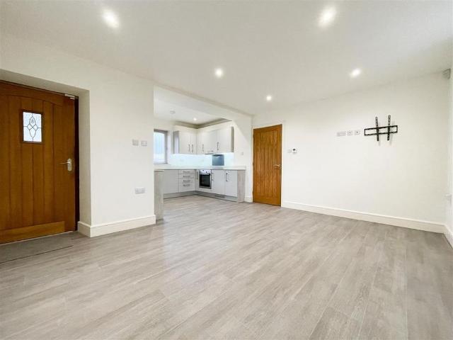 House for rent in Wharncliffe Side, Isle Of Man