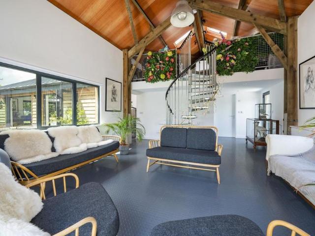 House for rent in Chelmondiston, Suffolk