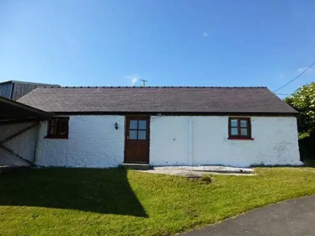 Apartment for rent in Llanllawddog, Rhydargaeau