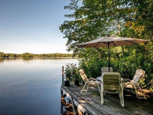 House for sale in Barrington, Strafford County