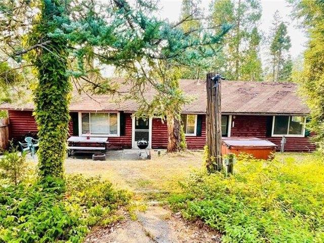 House for sale in Bass Lake