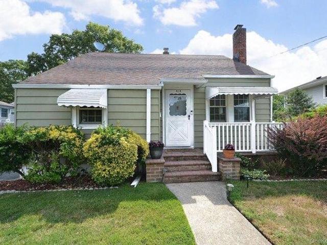 House for sale in Bohemia, New York