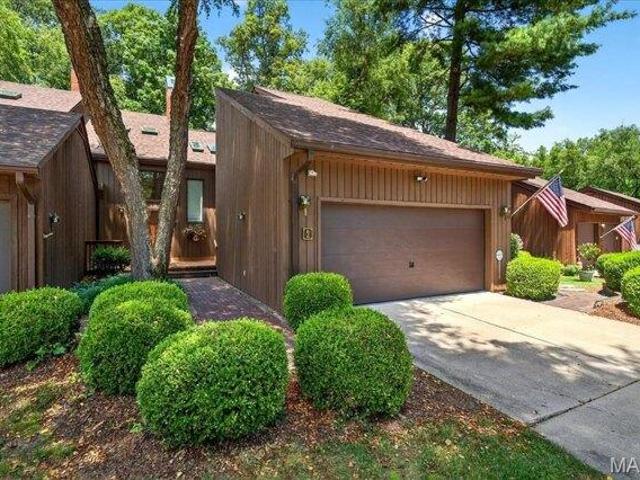 Condo for sale in Belleville, Illinois