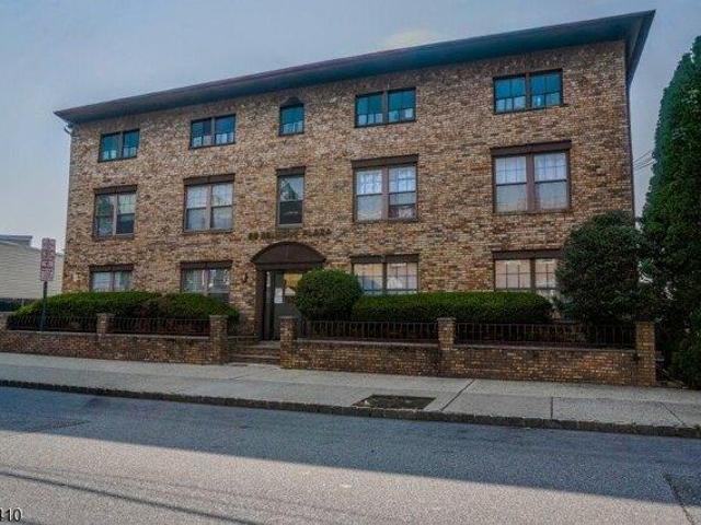 Condo for sale in Belleville, Essex County