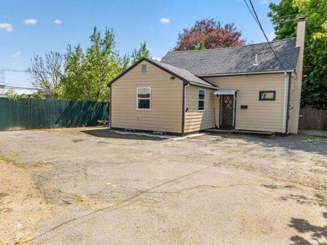 House for sale in Beverly, Massachusetts