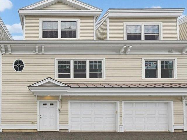 Condo for sale in Beverly, Essex County