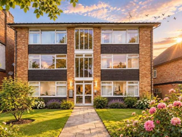 Apartment for sale in West Finchley, Greater London