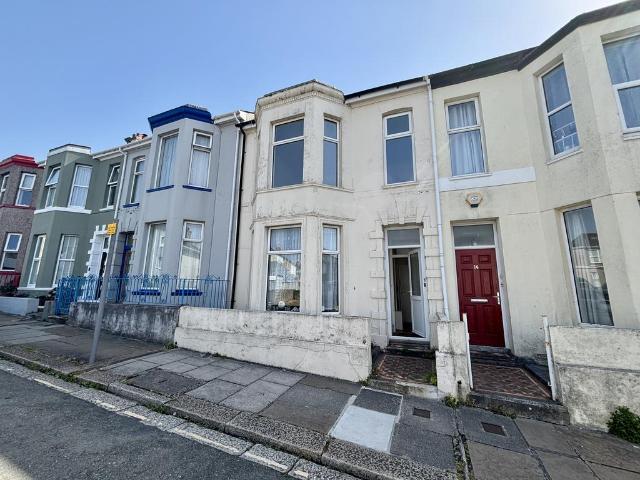 Flat for sale in Cattedown, Mount Wise