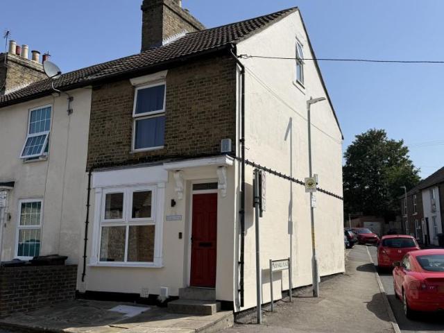 Flat for sale in Ringlestone, Midway