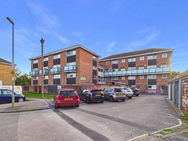Flat for sale in West End, Fareham