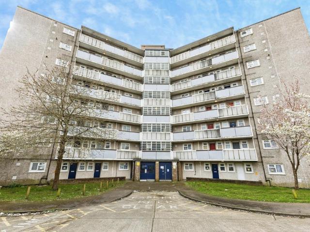 Flat for sale in Reading
