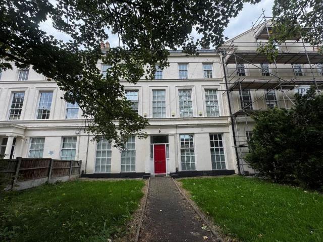 Flat for sale in Dingle, Liverpool