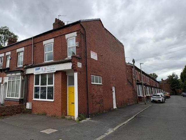 Flat for sale in Georgia, Greater Manchester