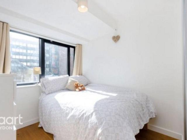 Flat for sale in London Borough of Croydon, Greater London