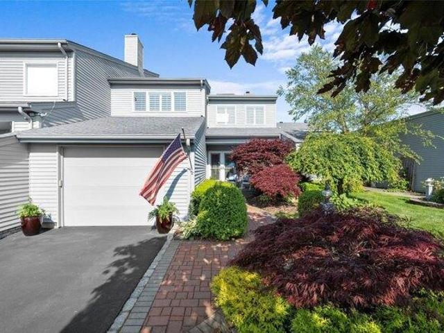 Condo for sale in Blue Point