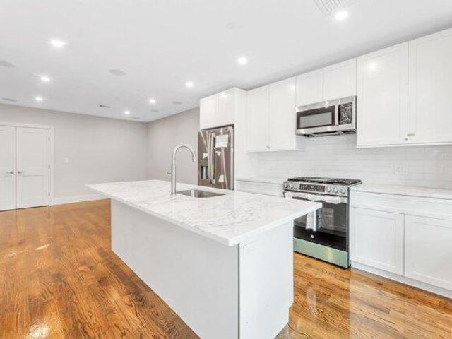 Condo for sale in The Flats, Boston