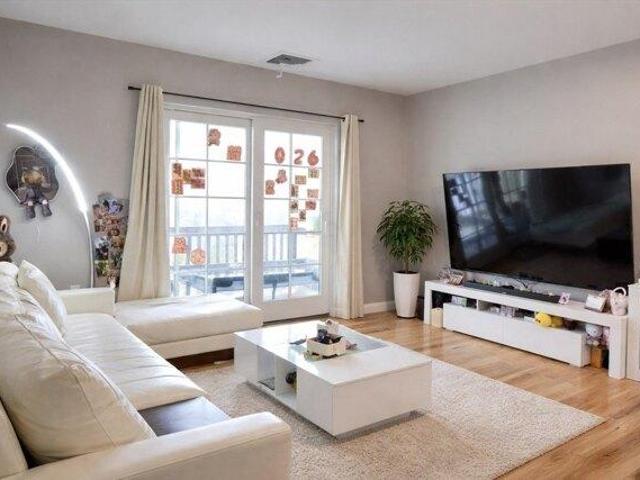 Condo for sale in Braintree, Massachusetts