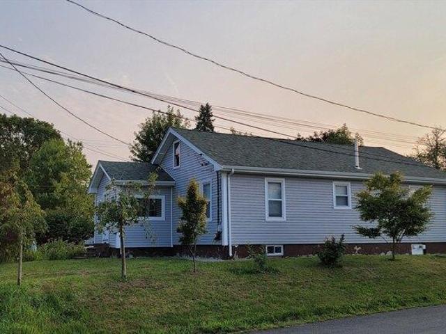 House for sale in Braintree, Massachusetts