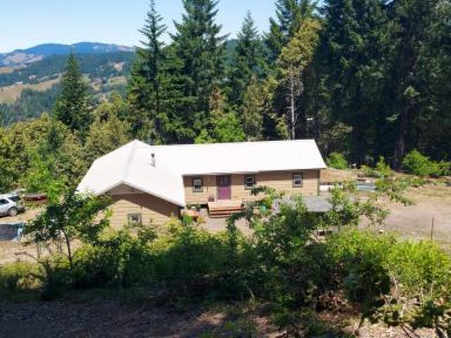 House for sale in Bridgeville, California