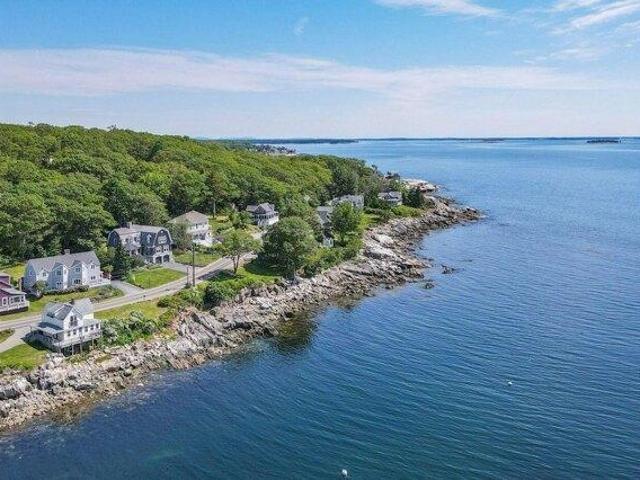 House for sale in Bristol, Maine
