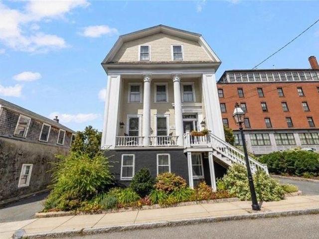 House for sale in Bristol, Bristol County