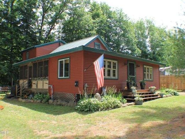 House for sale in Broadalbin