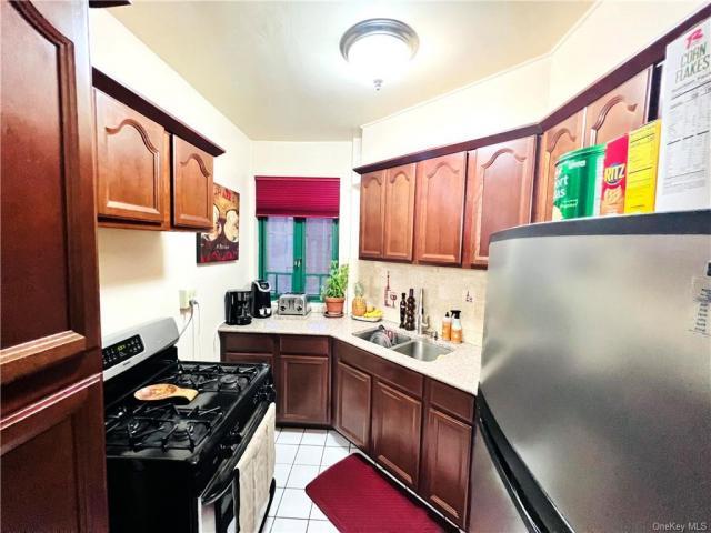 Condo for sale in The Bronx, Arverne