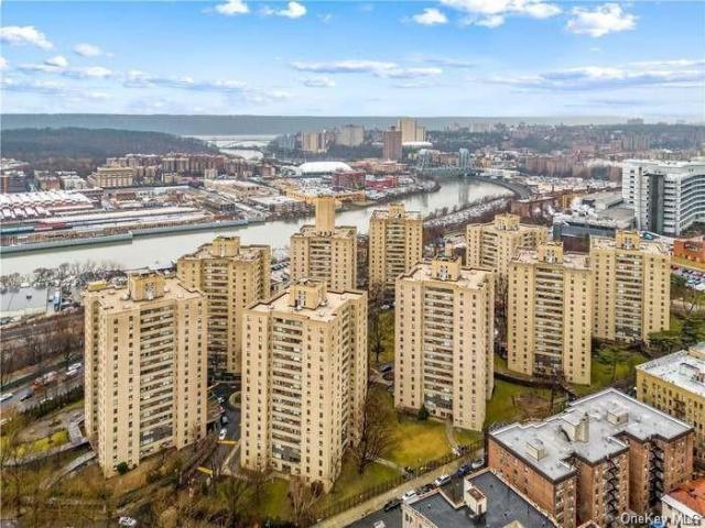 Apartment for sale in The Bronx, Arverne
