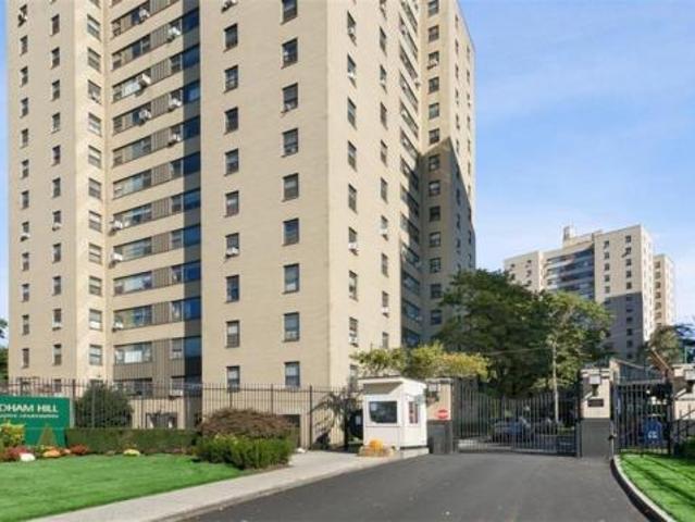 Apartment for sale in The Bronx, Arverne