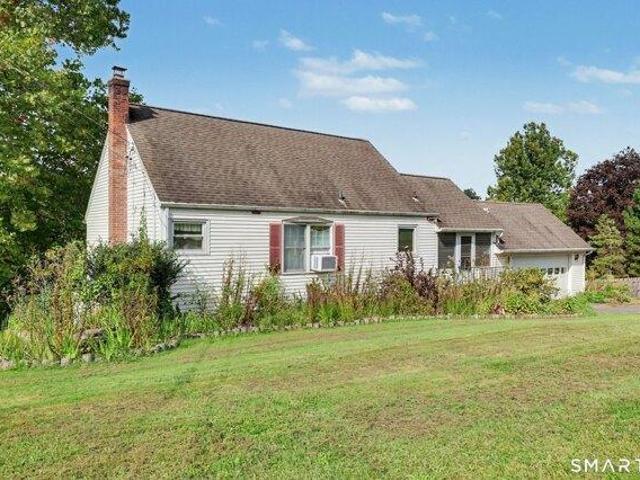 House for sale in Brookfield, Western Connecticut Planning Region