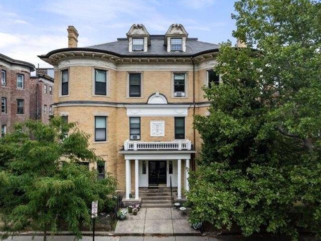 Condo for sale in North Brookline, Brookline