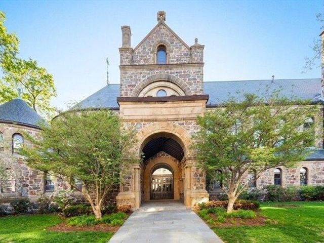 Condo for sale in Brookline