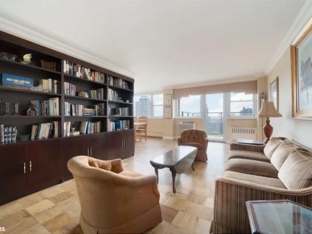 Apartment for sale in Arverne, New York