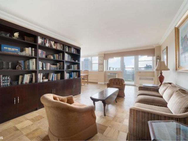 Apartment for sale in Arverne, New York