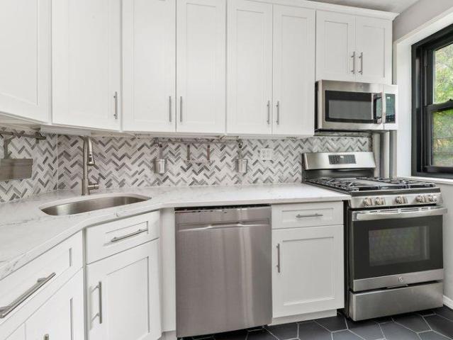 Apartment for sale in Arverne, New York
