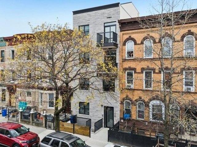 Condo for sale in Arverne, New York