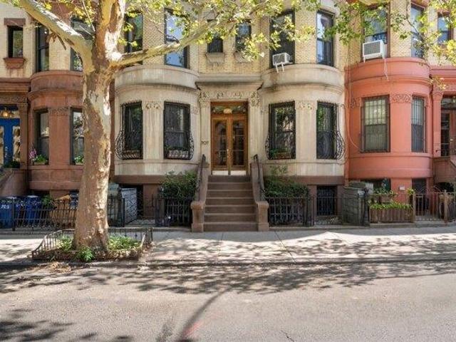 Condo for sale in Arverne, New York