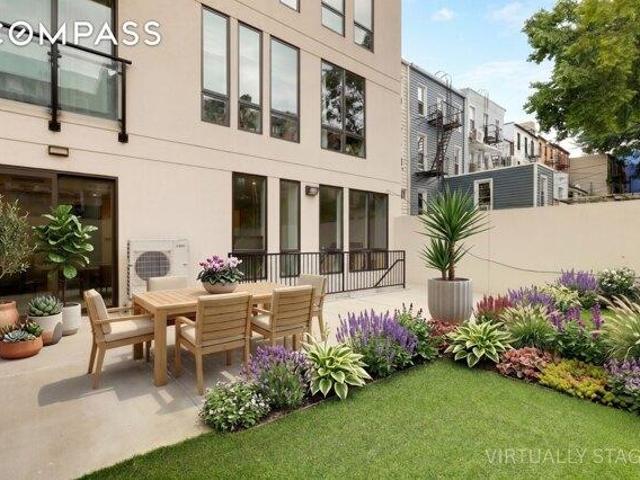 Condo for sale in Arverne, New York