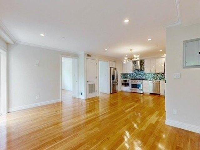 Condo for sale in Arverne, New York