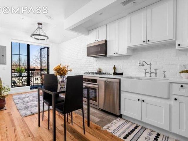 Condo for sale in Arverne, New York
