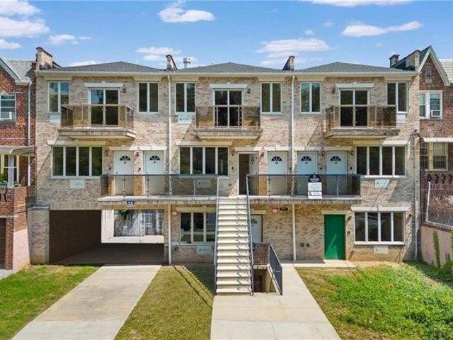 Condo for sale in Arverne, New York