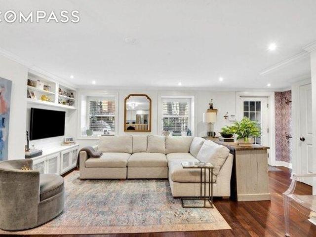 Condo for sale in Arverne, New York