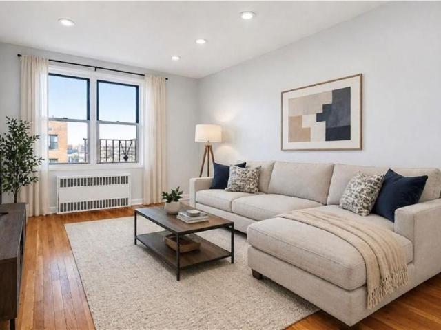 Apartment for sale in Arverne, New York