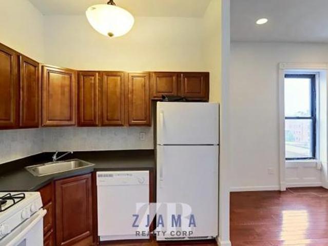 Apartment for rent in Arverne, New York