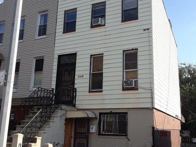 Room for rent in Arverne, New York