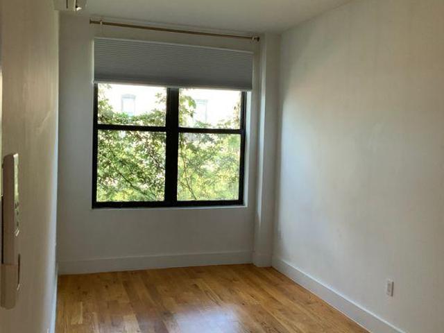 Room for rent in Arverne, New York
