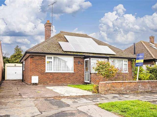 Bungalow for sale in Eaton Bray, Central Bedfordshire