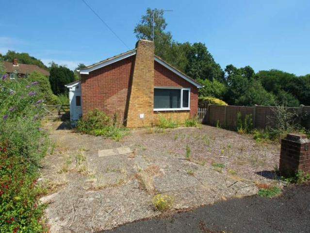 Bungalow for sale in Butlocks Heath, Helford