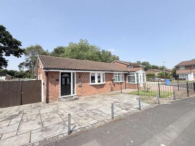 Bungalow for sale in Burtonwood and Westbrook, Warrington